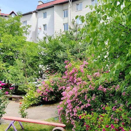 Positive Appartement Lviv Buitenkant foto