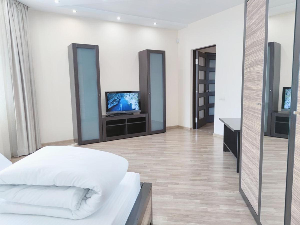 Positive Appartement Lviv Buitenkant foto